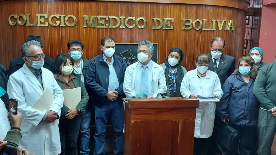 Colegio Médico se declara en emergencia por retraso en el pago de salarios
