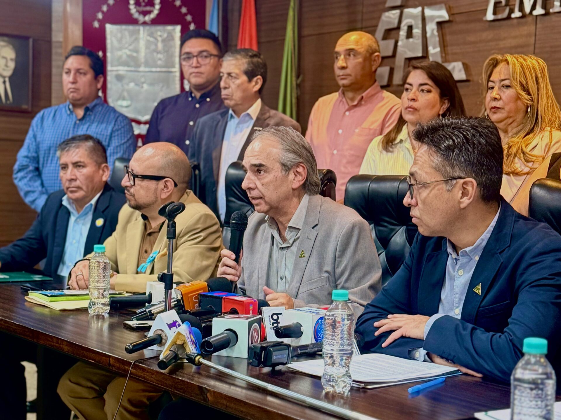 SECTORES PRODUCTIVOS DE COCHABAMBA DAN CINCO DÍAS DE PLAZO AL GOBIERNO PARA RESPONDER AL MANDATO PRODUCTIVO