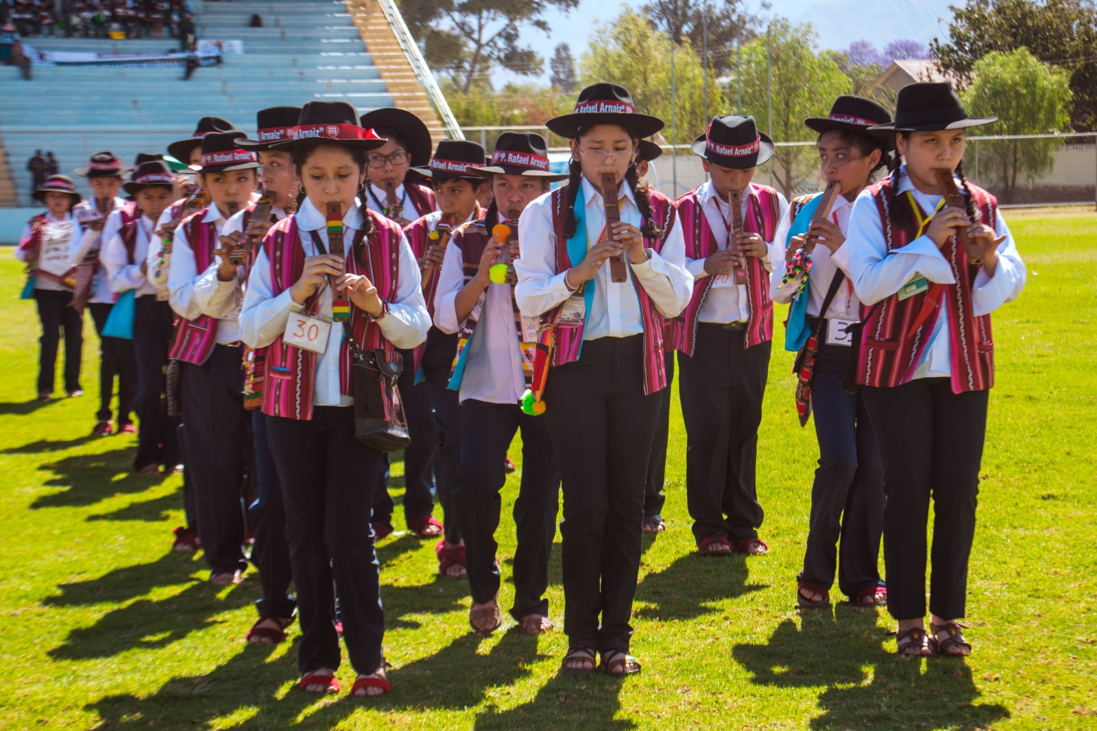 Colcapirhua inauguró el Concurso Nacional de Bandas con una masiva participación estudiantil
