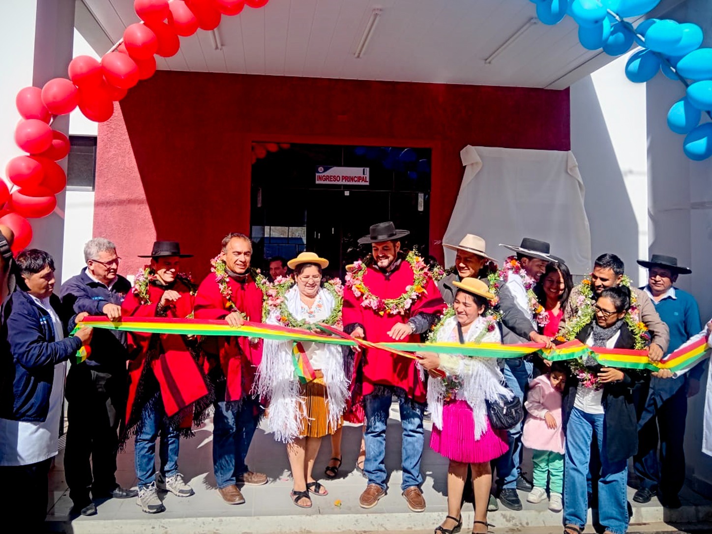 Más de 10 comunidades se benefician con la entrega de un centro de salud en Iscayachi