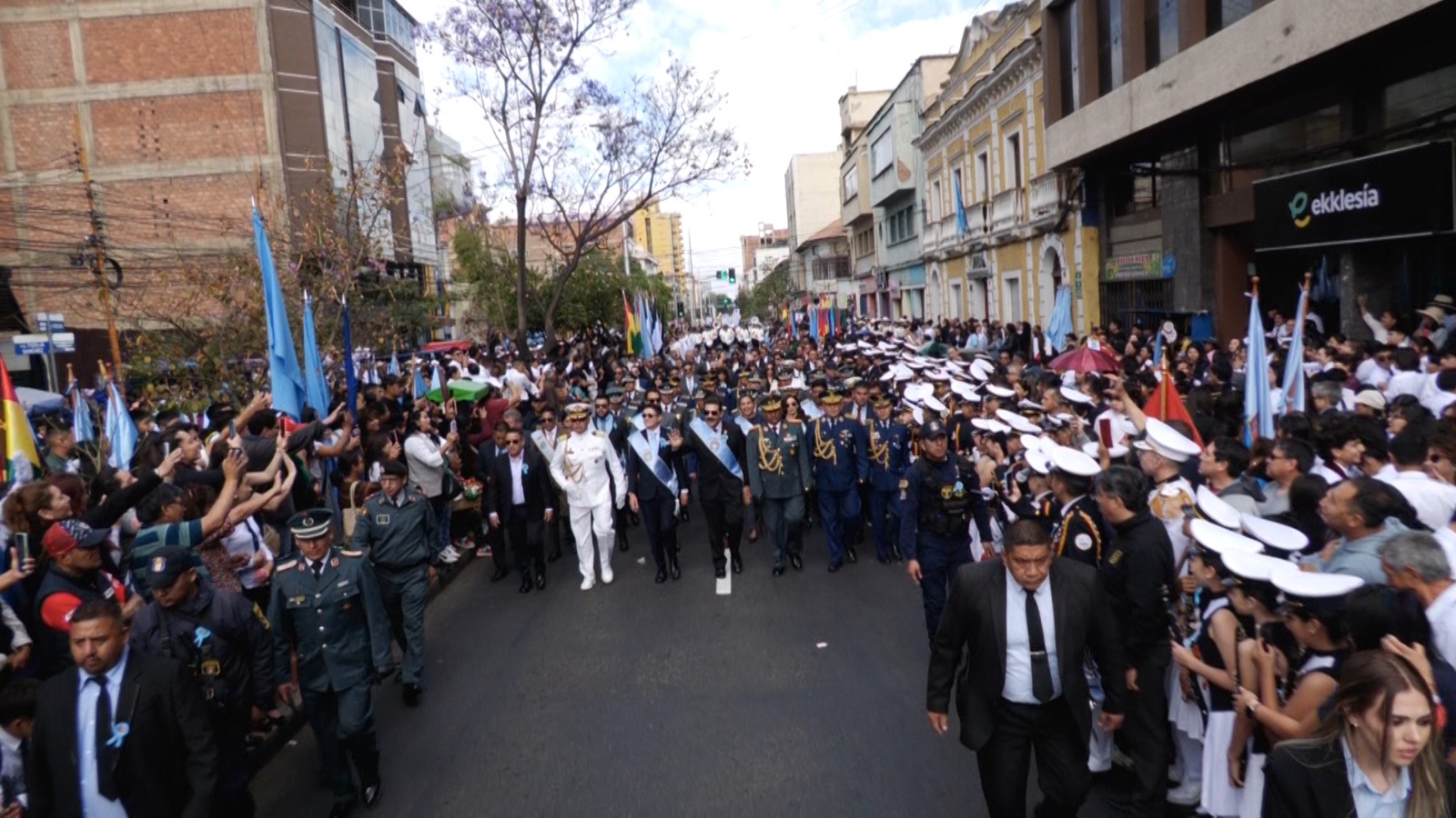 MANFRED COMANDA ACTOS DEL 14 DE SEPTIEMBRE