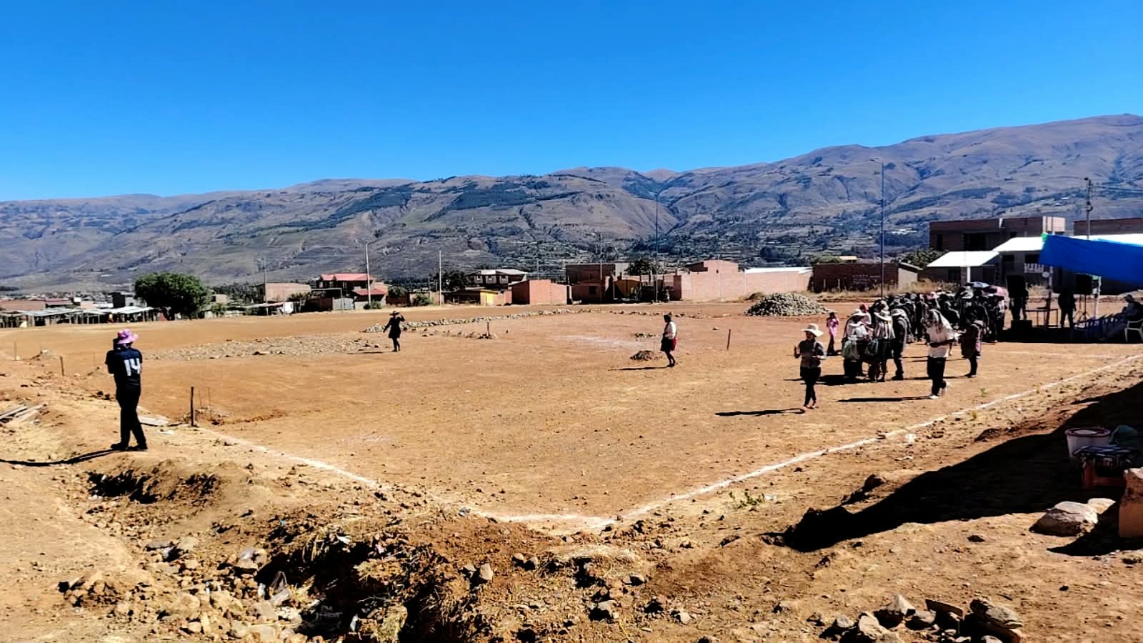 SACABA INICIA CONSTRUCCIÓN DE CANCHA MÚLTIPLE Y ENTREGA PLANIMETRÍA A ALTO LÓPEZ RANCHO