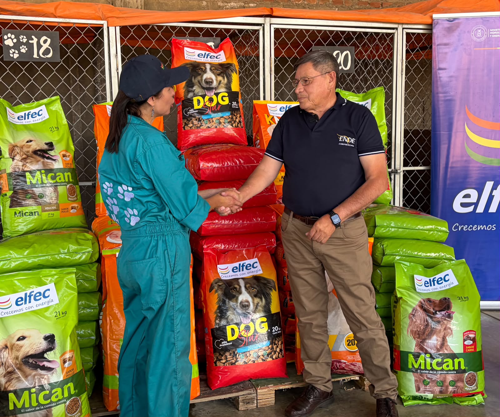 ELFEC dona alimento para más de 50 canes rescatados del albergue Wawitas Red de Apoyo