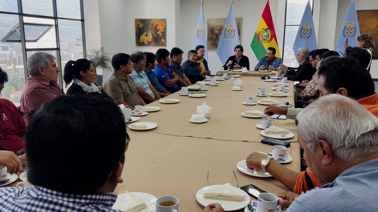 Ministro Zamora al transporte de Cochabamba: Los talleres ya están listos para la conversión masiva de diésel a GNV