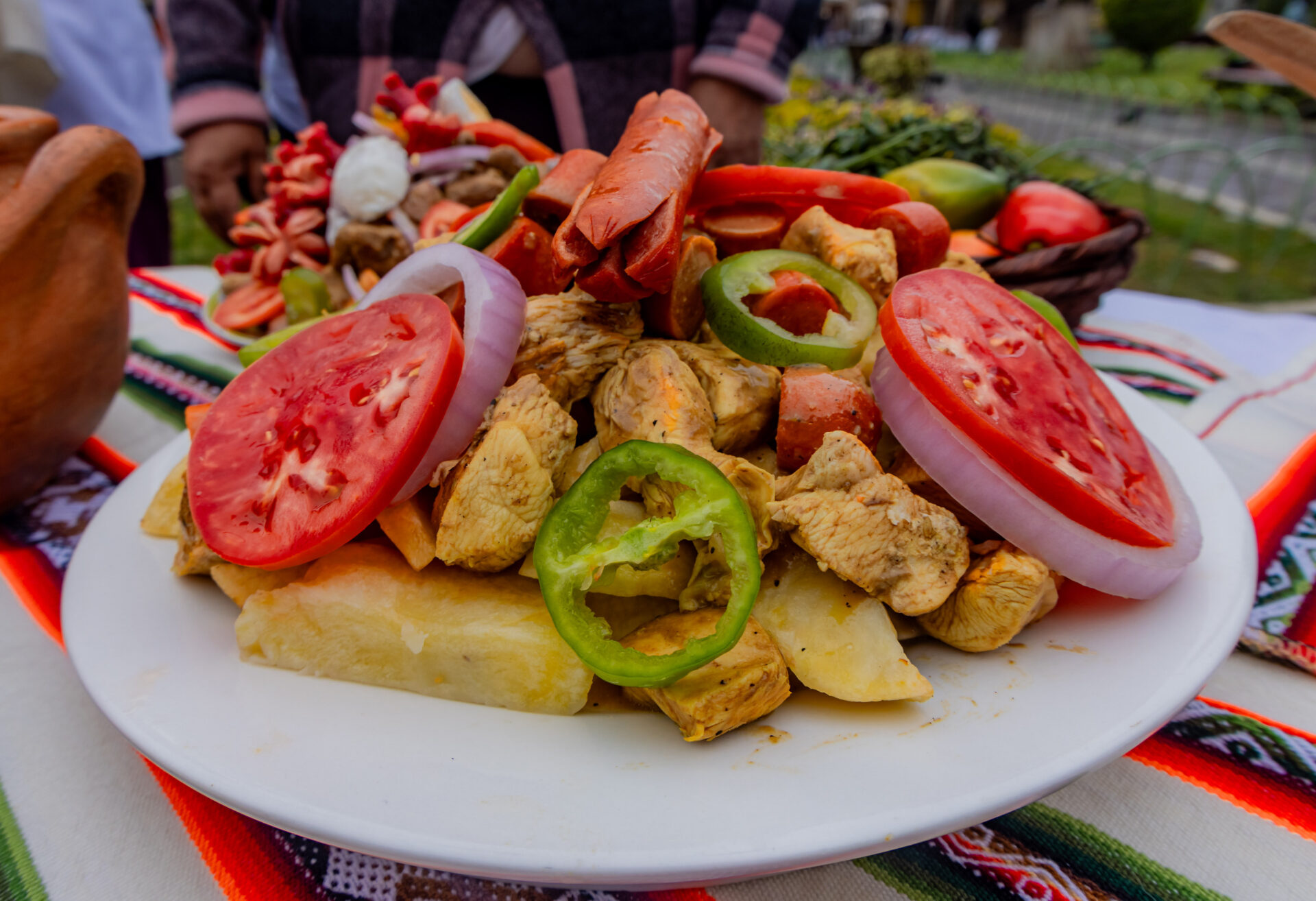 PIQUE TRI MIXTO Y VARIEDAD DE PIQUES DE DISTINTOS TIPOS DE CARNE HABRA EN LA FERIA