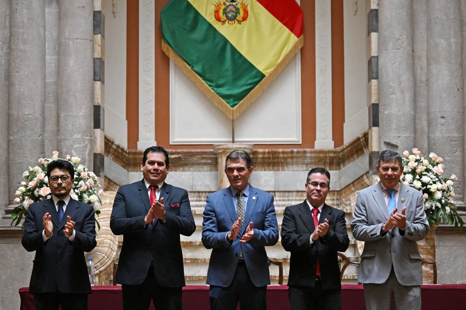 Rodrigo Paz reconoce a José Armando Urioste como Fiscal General interino