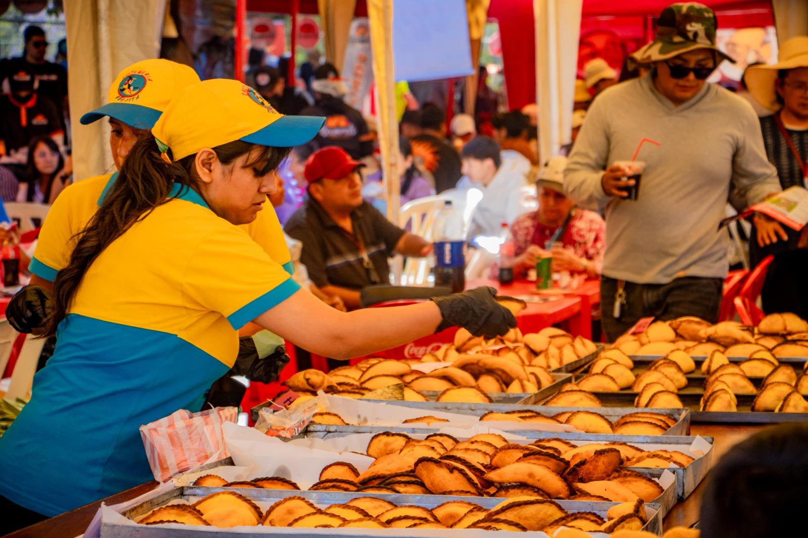 MILES DE VISITANTES DISFRUTAN DE LA DELICIOSA FERIA DE LA SALTEÑA