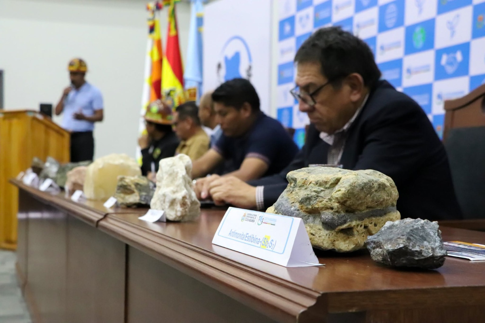 FERIA DE MINERIA BUSCA TRANSFORMAR POTENCIAL MINERO DE COCHABAMBA