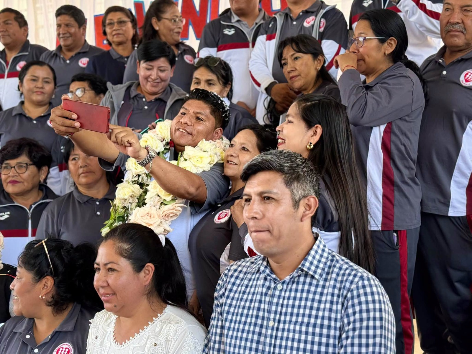 NOS SENTIMOS FELICES Y AGRADECIDOS POR LA VISITA DEL GOBERNADOR